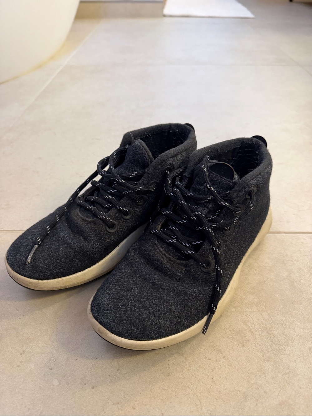 Allbirds - Women's Wool Runner-up Mizzles - Natural Black (Natural White Sole)
